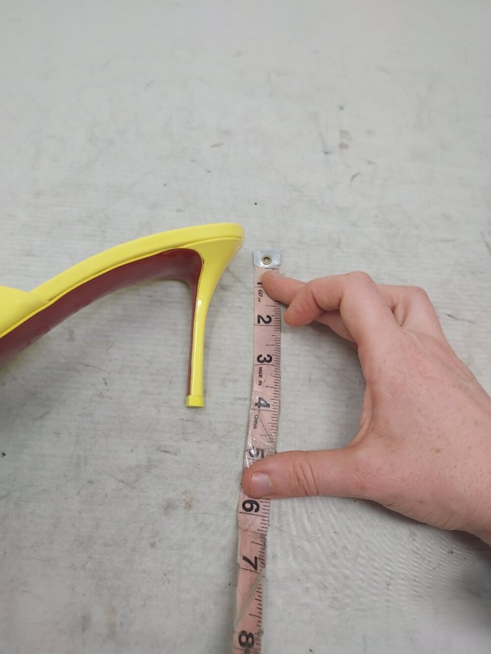 CHRISTIAN LOUBOUTIN Me Dolly Patent Yellow Heel Sandal - Picture 11 of 12